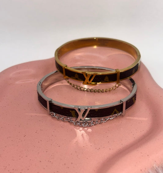 LV Bangle w/ Chain